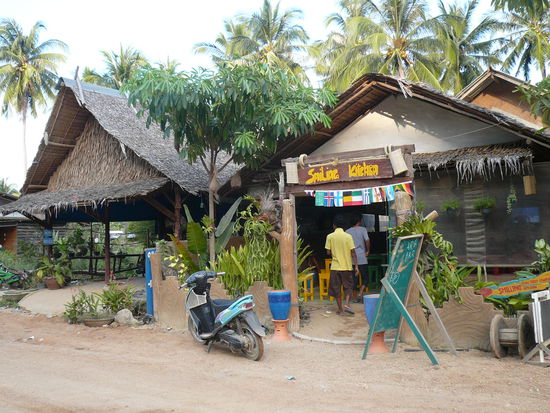 Restaurants &amp; Shops direkt hinter dem Star Hut