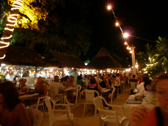 Romantisches Dinner mit tausenden von Leuten 