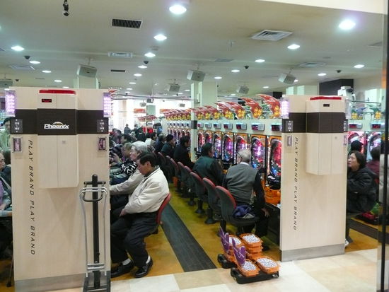 Pachinko Spielhoelle. Ein Geraeuschpegel wie bei einem startenden Flugzeug