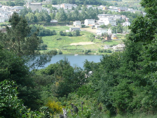Der Stausee von Portomarin