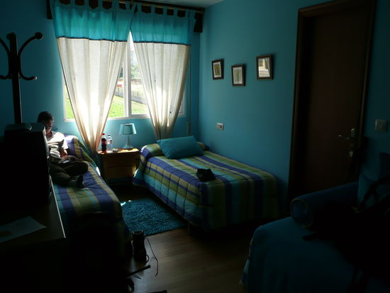 Tuerkises Zimmer in der Pension Maribel