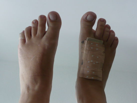 Danis Fuesse nach dem Marsch