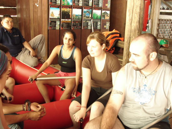 Trockenuebungen, da wird uns gerade erzaehlt was so alles passieren kann...