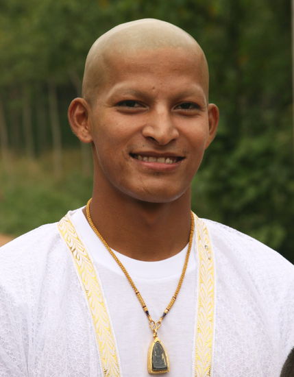 Nach der Rasur,bereit fuers Kloster