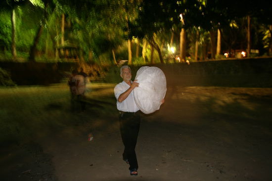 Dietmar unterwegs zum Strand