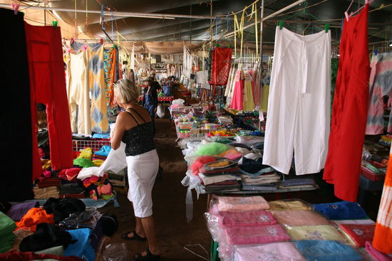 Markthalle unter dem Zeltdach