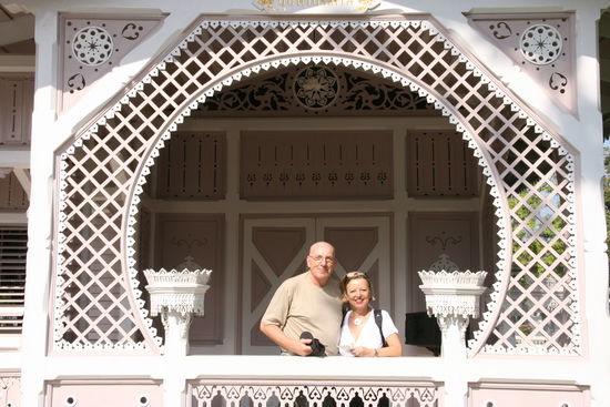 Im Gartentpavillon des Koenigs