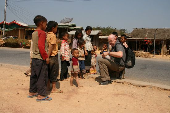 Auflauf bei der Luftballonverteilung