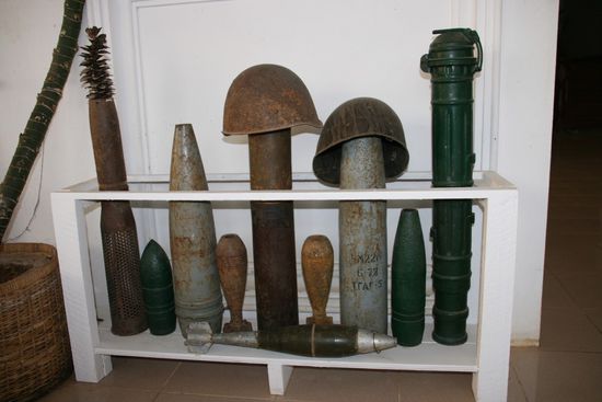 Deko-pragmatischer Umgang mit Kriegsschrott