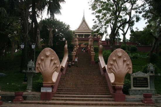 Wat Phnom in Phnom Penh