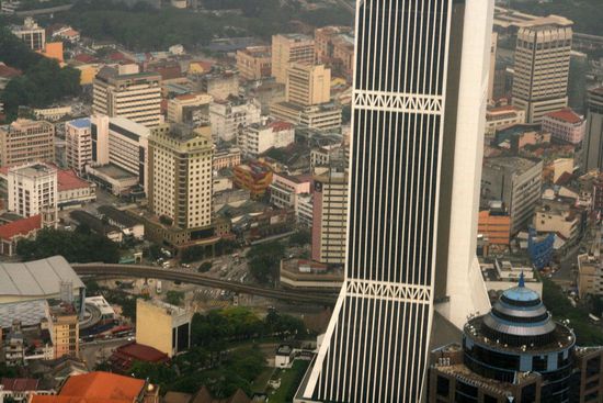 Ancasa Hotel ( klein,Oliv in der Bildmitte )