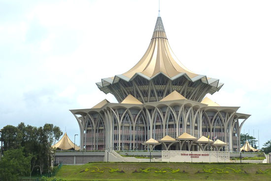 Dewan Undangan Negeri ( Parlamentsgebäude )
