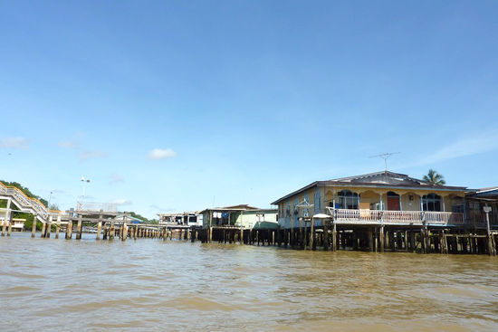 So wohnen 30000 Menschen in Bandar Seri Begawan