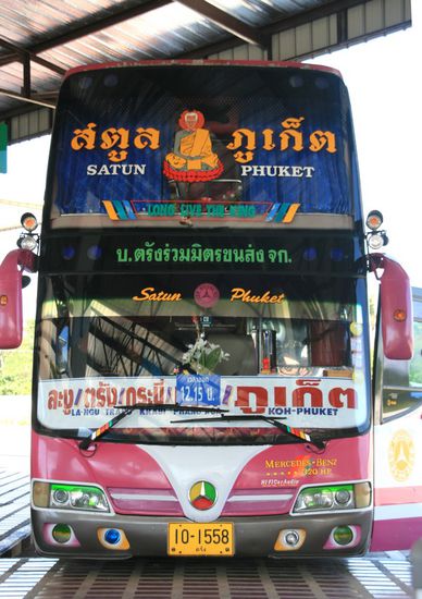 Stadesgemäß ab Satun mit einem Mercedes