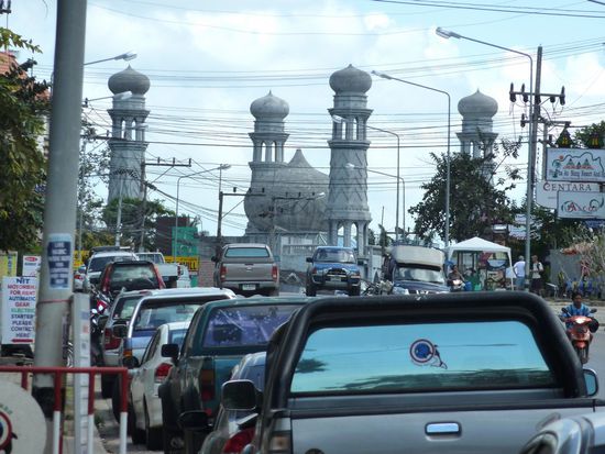 Ao Nang ,laut, schrill und voll