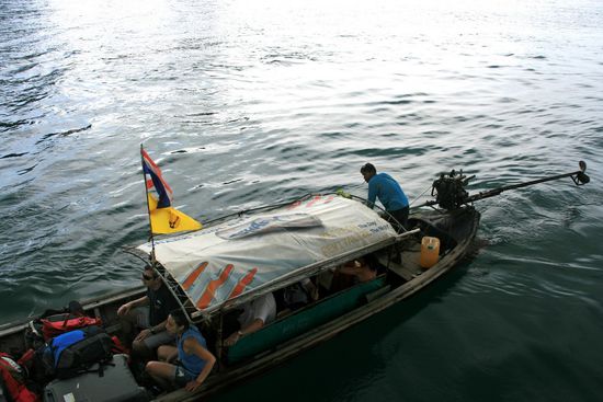 Neue Passagiere kommen an Bord