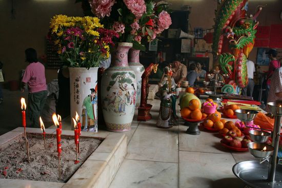 Kerzen im chinesischen Tempel