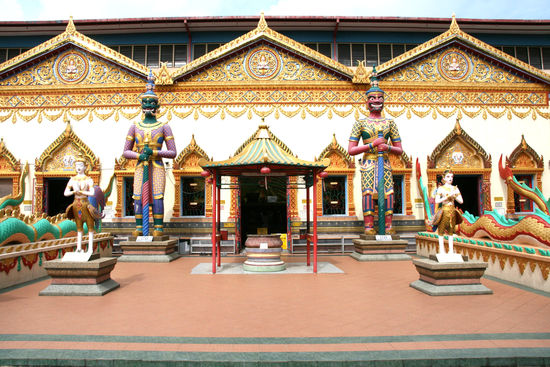 Wat Chaia Mangalaram (Recliming Buddha)
