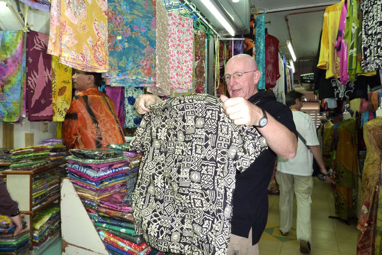 Peter braucht ein frisches Hemd