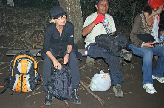 Auf dem Weg zum Gunung Batur - erste Rast - 4:30
