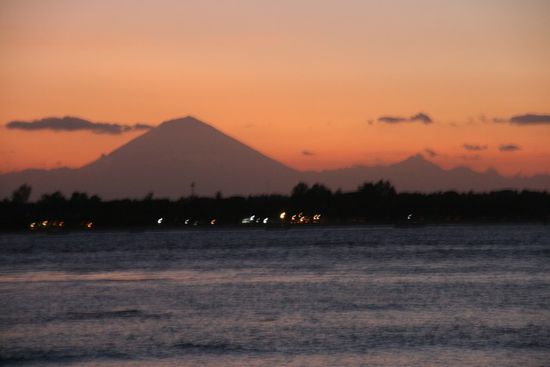 Blick von Gili Meno auf den Gunung Agung auf Bali