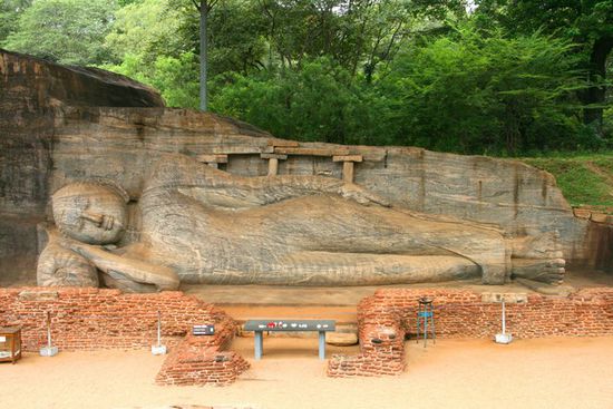 12 m langer Buddha