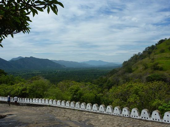 Ausblick ins Umland vom Kloster Dambulla