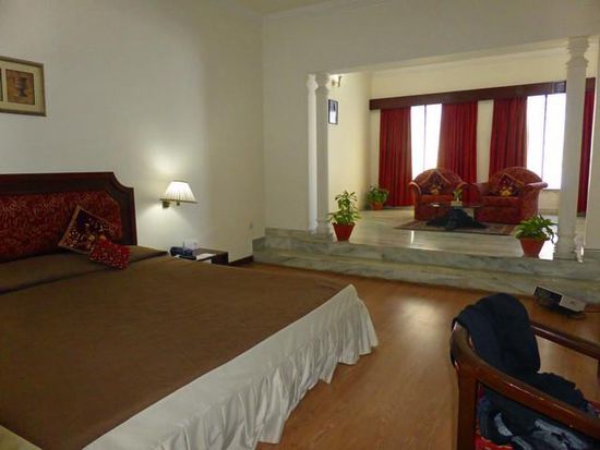 Zweites Zimmer. Umgezogen wegen der Hochzeit und dem erwarteten Lärm