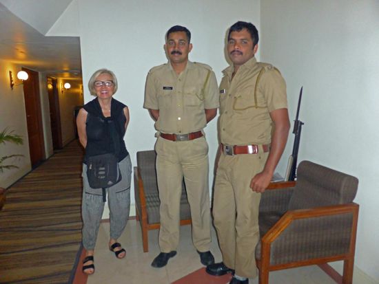 Die Wachmänner vor unserer Zimmertüre