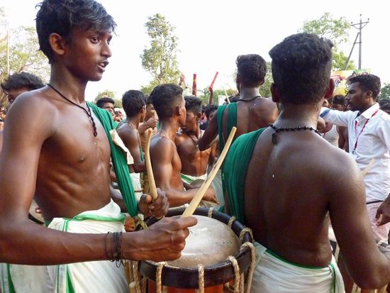 Trommeln zum Maha Shivati Fest