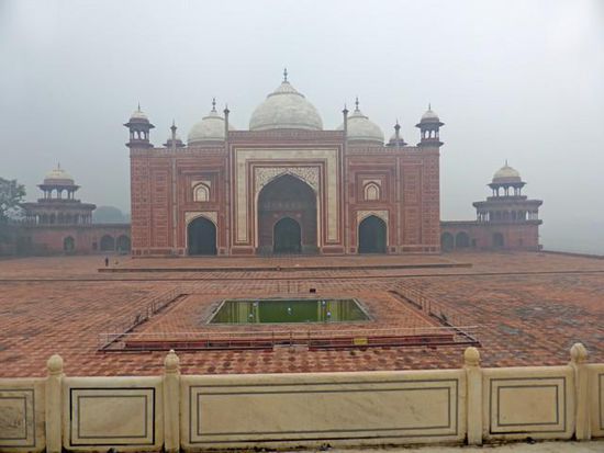 Freitagsmoschee neben dem Taj Mahal