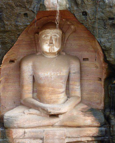 Lord Adinath Gründer der Jainreligion.
Sein Motto: Leben und Leben lassen