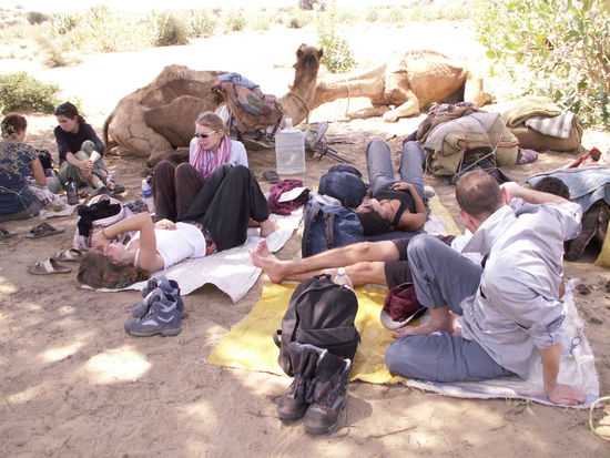 Unsere Truppe waehrend der Mittagspause