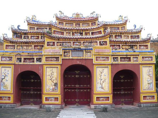 Eines der 4 Eingangstore an der Aussenmauer