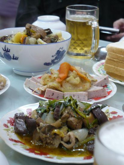 HHHMMMM, soooo viele Leckereien... 