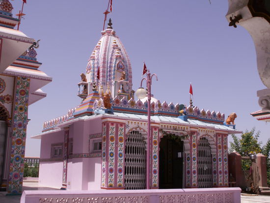 Einer der tollen bunten Hindu Tempel