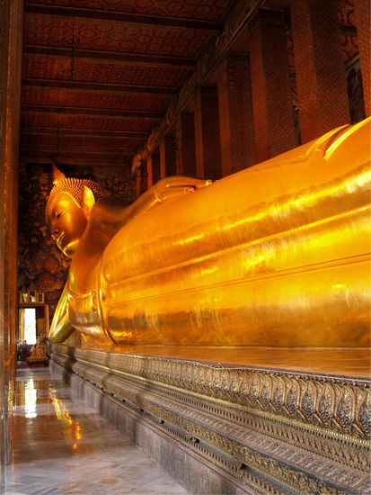 ...der groesste liegende Buddha