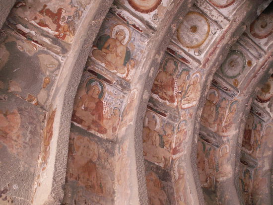 Wandbemalungen in den Ajanta - Caves