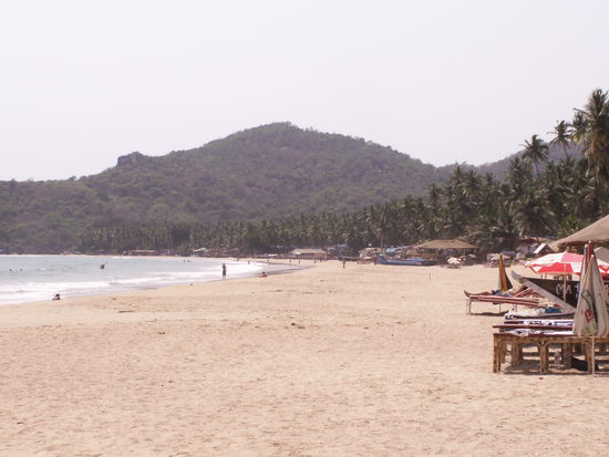 ...und rechts davon! 
Schoen gelle?