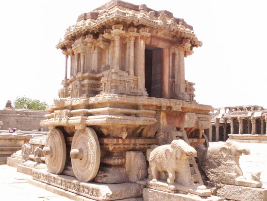 Eine der 3 steinernen Kutschen Indiens