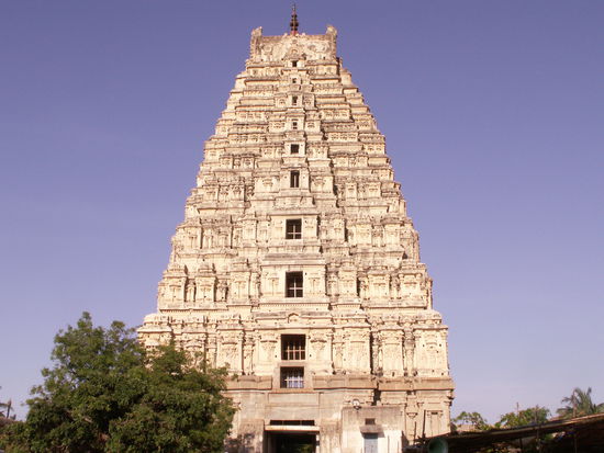 Der Haupttempel in Hampi-Dorf