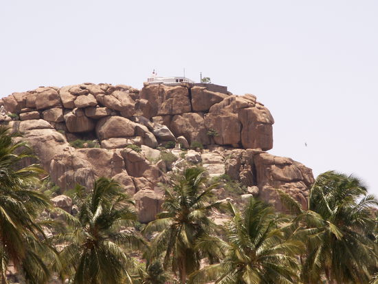 Und so schaut der Hanuman Tempel vom Boden aus