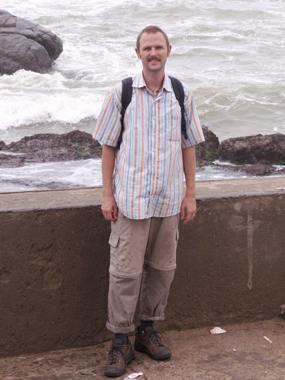 Und hier Markus mit seinem "Pornobalken" an der Suedspitze  (inklusive Hochwasserhose)