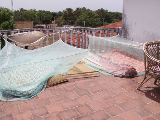 Unser Schlafgemach  Schoen unter blauem Himmel aufzuwachen!