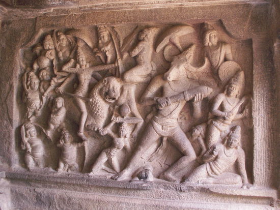 in die Wand geschlagene Szene