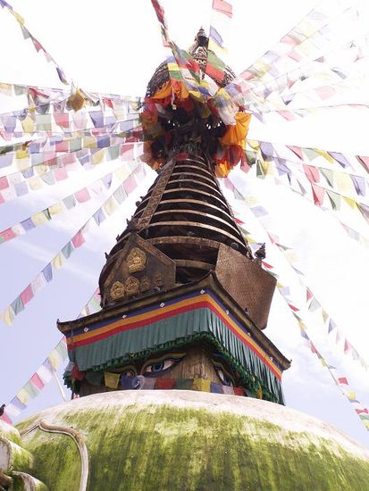 Eine Stupa-Spitze mal von der Naehe