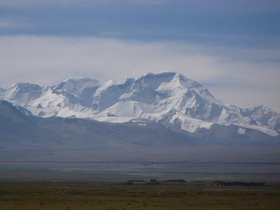 Der Berg gleich neben dem Mt.Everest (Den Namen wissen wir nicht, aber auch einer von den Grossen!)