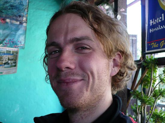 Da isches ja, des Yeti! Ich hobs mit Schniggers angelogcht... Oh, Tschuldigung! Ist doch "nur" Mario... hat sich nur vergessen zu rasieren 