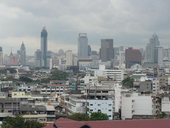 Blick ueber Bangkok (natuerlich nur einen kleinen, kleinen, Teil) 