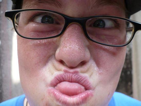 ...vor lauter Eifersucht versuchte Steffi auf das Niveau einer Kokosnuss herunterzukommen...